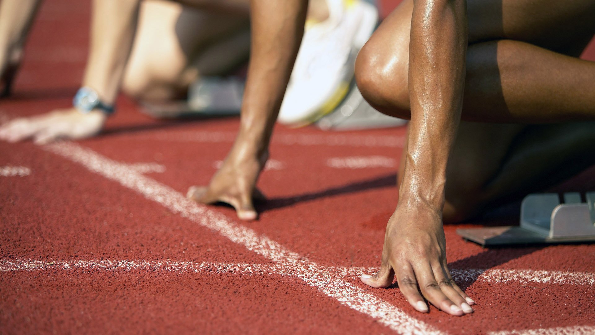 中国男篮注重技战术与体能的同步训练，中国男篮体能不够